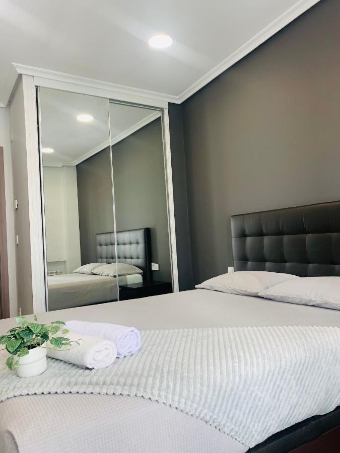 Apartamento Deluxe, 4 Habitaciones, Parking Madrid Exterior photo